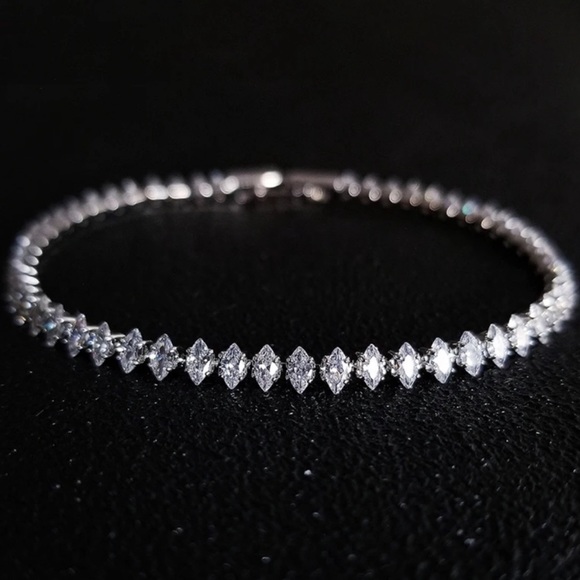 ‘7’ NEW 925 STERLING SILVER DIAMOND BRACELET, NICE BRACELET, CUTE BRACELET - Picture 3 of 5